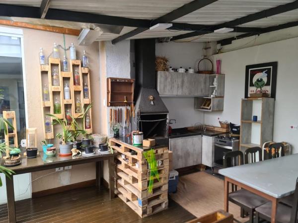 Hostel AJBJ Turismo : photo 10 de la chambre suite lit queen-size