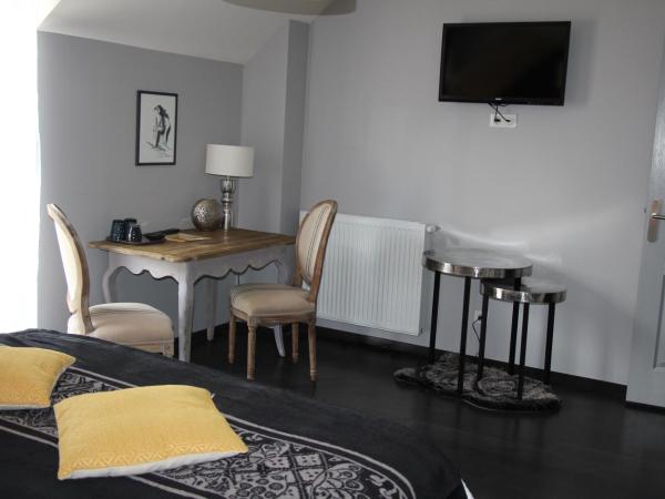 Le Clos de la Challangette : photo 6 de la chambre chambre double confort avec douche
