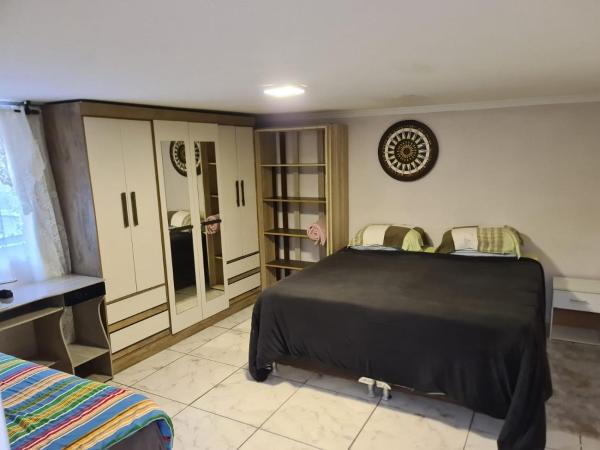 Hostel AJBJ Turismo : photo 1 de la chambre chambre double avec salle de bains privative extérieure