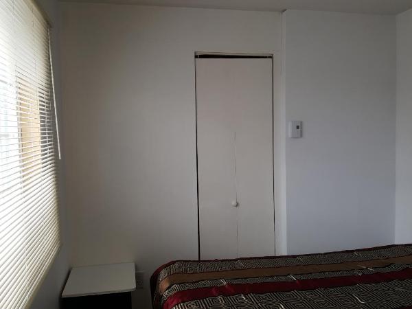 Gîte d'Iberville : photo 4 de la chambre chambre double avec salle de bains commune