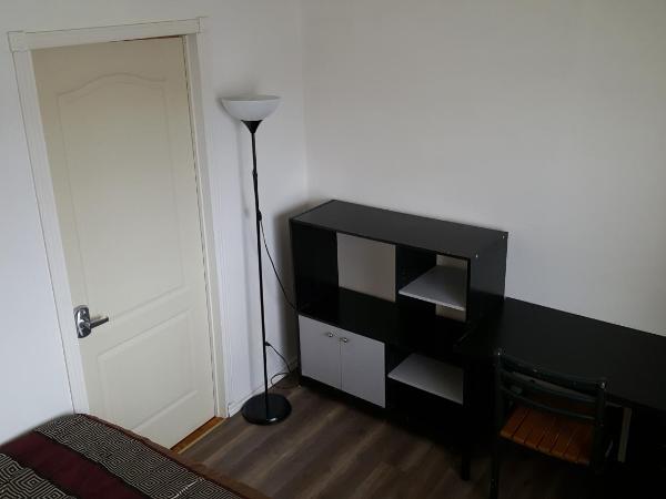 Gîte d'Iberville : photo 1 de la chambre chambre double avec salle de bains commune