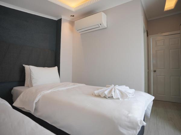 Sea Front Pansiyon : photo 5 de la chambre chambre double ou lits jumeaux avec balcon