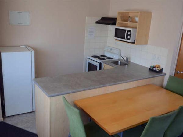 Victoria Court Motor Lodge : photo 4 de la chambre studio avec canapé-lit