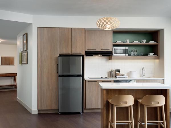 Element Detroit at the Metropolitan : photo 6 de la chambre suite 1 chambre avec 1 lit king-size et canapé-lit - vue sur ville