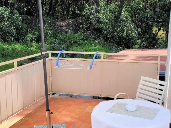 Villa Matohanca : photo 7 de la chambre chambre double ou lits jumeaux - vue sur jardin