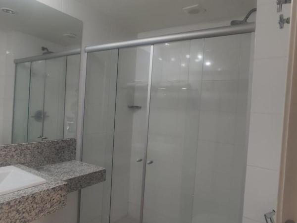 Apartamento San Diego Pampulha Propriedade Particular : photo 4 de la chambre suite avec balcon