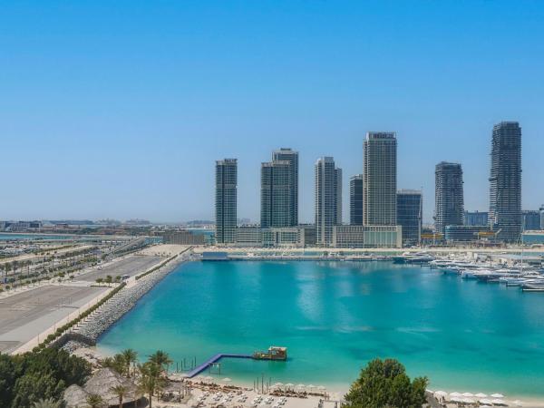 W Dubai - Mina Seyahi, Adults Only : photo 7 de la chambre magnifique hébergement lit king-size d’angle - vue panoramique sur mer