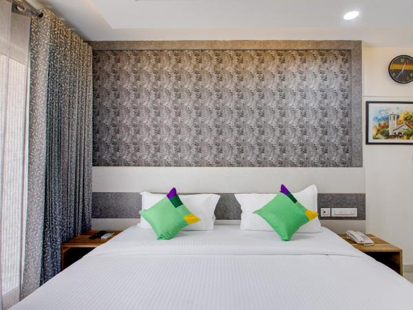 Treebo Love Shore Residency, Near Lakeshore Hospital : photo 2 de la chambre chambre double deluxe