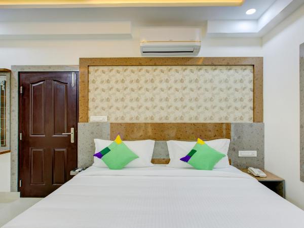 Treebo Love Shore Residency, Near Lakeshore Hospital : photo 5 de la chambre chambre double supérieure