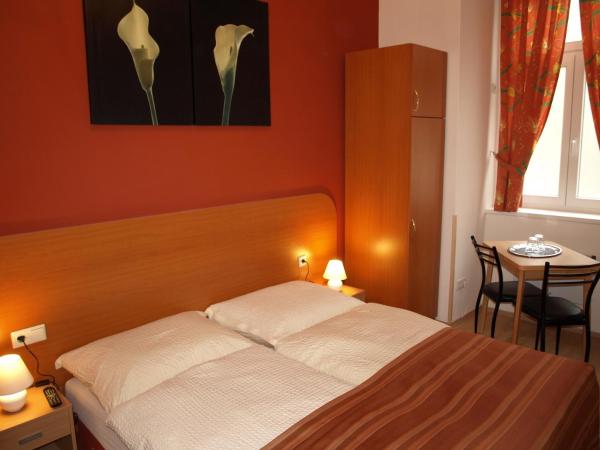 Hotel Liechtenstein Apartments II : photo 1 de la chambre chambre double