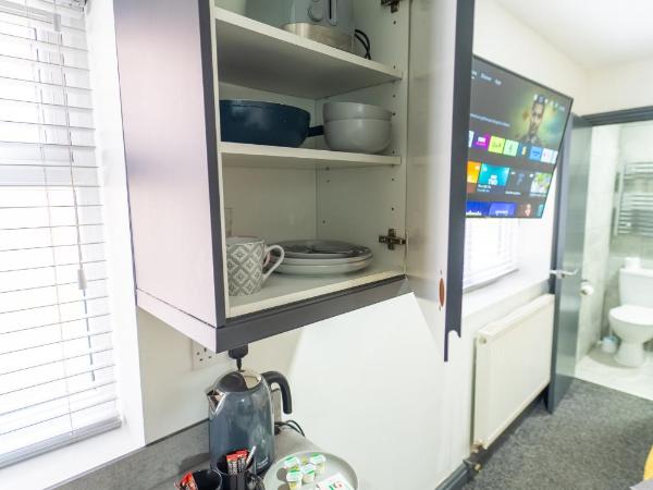 FREE PARKING Cosy Studios close to city and QE and UOB! : photo 6 de la chambre studio