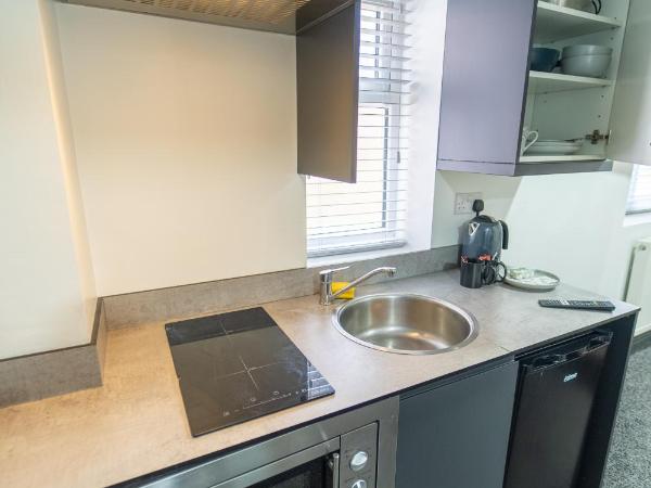 FREE PARKING Cosy Studios close to city and QE and UOB! : photo 5 de la chambre studio