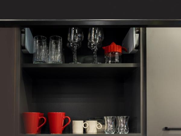 Baymari Suites Design Florya : photo 1 de la chambre appartement 1 chambre de luxe avec accès à la piscine