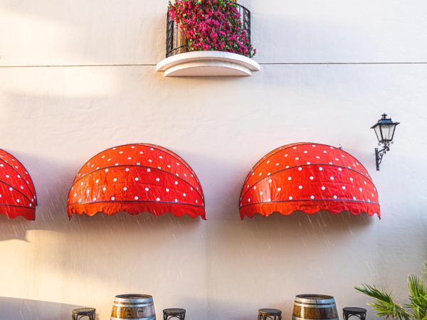 voco Monaco Dubai, an IHG Hotel, Adults Only, World Islands : photo 2 de la chambre premium king room with raining street view