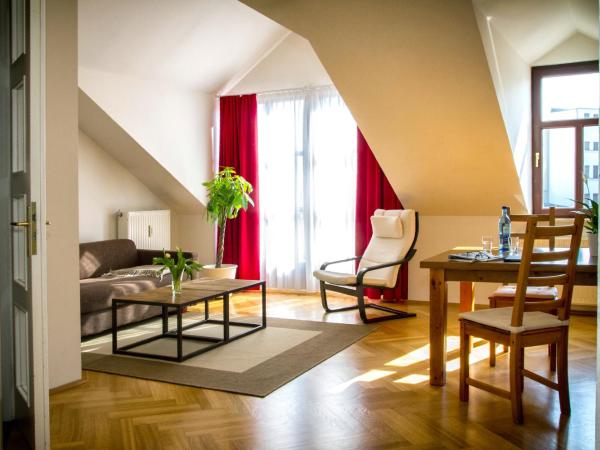 Aparthotel am Zwinger : photo 1 de la chambre appartement type xl