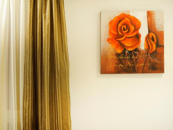 Main Street Studio and Rooms : photo 10 de la chambre chambre double deluxe avec douche