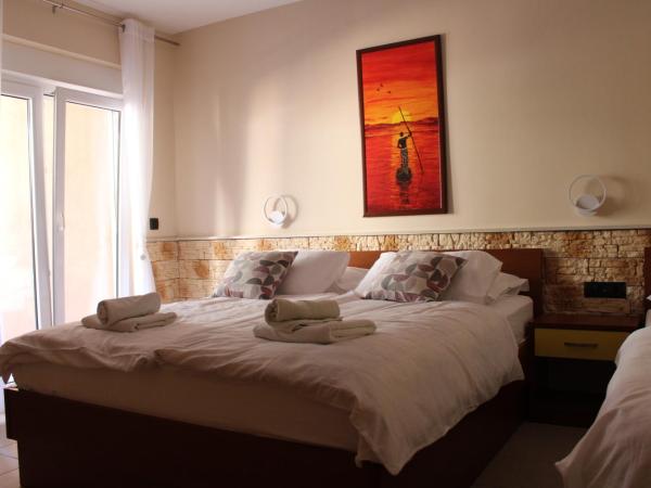 Dalmacija : photo 7 de la chambre chambre triple avec balcon