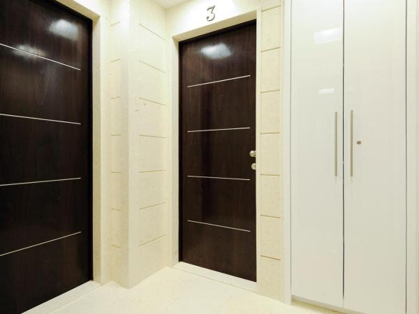 Main Street Studio and Rooms : photo 8 de la chambre studio lit king-size deluxe