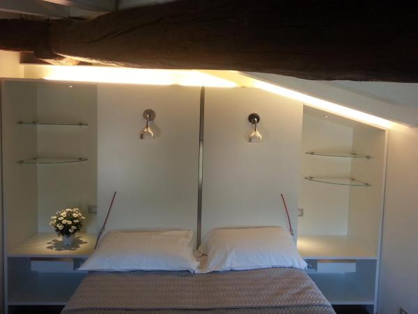 B&B Bergamo Alta : photo 2 de la chambre chambre double ou lits jumeaux avec salle de bains privative