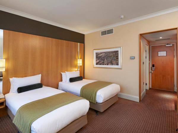 Crowne Plaza London Ealing, an IHG Hotel : photo 1 de la chambre chambre lits jumeaux standard