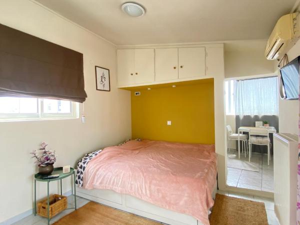 Private Apt. Acropolis View. Top Floor. Koukaki : photo 2 de la chambre chambre double Économique