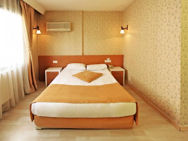 Üstün Hotel Alsancak : photo 4 de la chambre chambre double ou lits jumeaux standard
