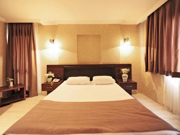 Üstün Hotel Alsancak : photo 2 de la chambre chambre double ou lits jumeaux standard