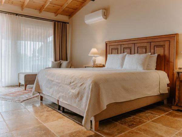 Çiy Restaurant & Konukevi : photo 1 de la chambre chambre double avec balcon - vue sur mer