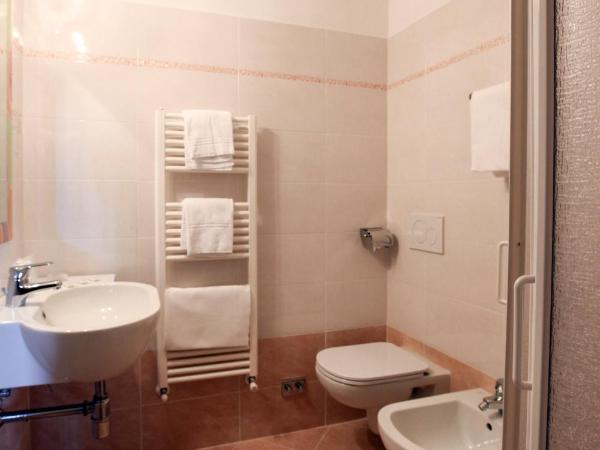 Hotel Bologna : photo 3 de la chambre chambre quadruple