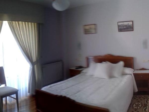 Hostal Pumar : photo 10 de la chambre double avec salle de bains privative