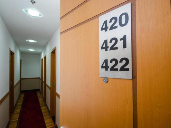 Hotel Monte Alegre : photo 1 de la chambre chambre lits jumeaux avec salle de bains privative séparée