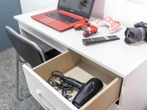 FREE PARKING Cosy Studios close to city and QE and UOB! : photo 4 de la chambre studio