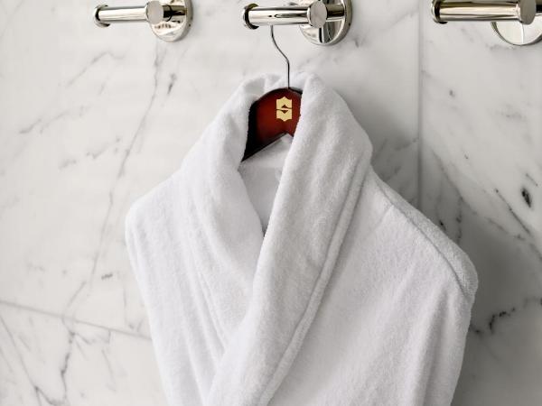 Shangri-La Toronto : photo 7 de la chambre chambre lit king-size deluxe