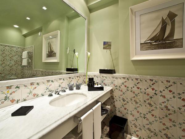 Regina Isabella-Resort Spa Restaurant : photo 2 de la chambre chambre double ou lits jumeaux supérieure avec balcon - vue sur mer