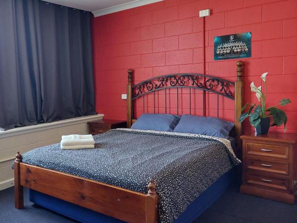 Port Adelaide Backpackers : photo 2 de la chambre chambre double privée avec salle de bains commune