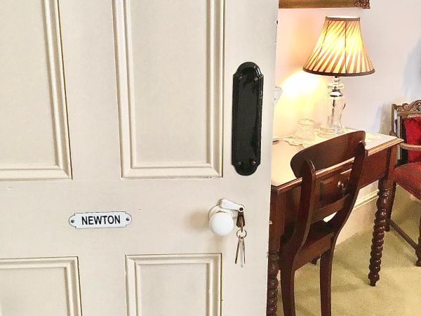 Kurrajong House : photo 4 de la chambre chambre lit king-size newton