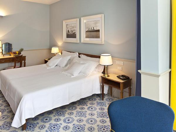 Regina Isabella-Resort Spa Restaurant : photo 4 de la chambre suite junior avec balcon - vue sur mer