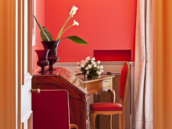 Regina Isabella-Resort Spa Restaurant : photo 2 de la chambre chambre double supérieure avec balcon et vue sur le jardin