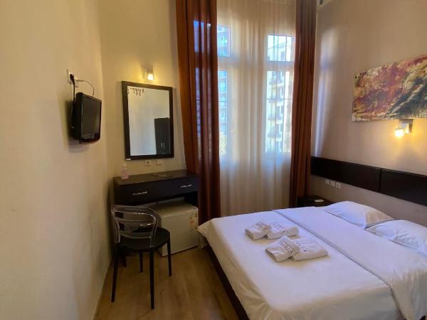 Hotel Ilisia : photo 2 de la chambre chambre double