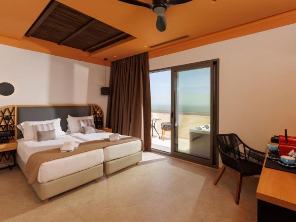 Palmera Beach Hotel & Spa - Adults Only : photo 1 de la chambre chambre premium avec hammam et jacuzzi