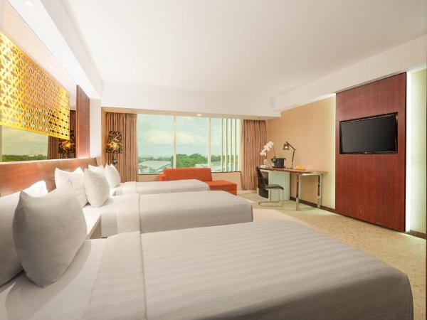 The Alana Yogyakarta Hotel and Convention Center : photo 2 de la chambre chambre familiale