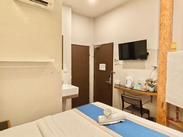 The Riverbank Hotel By MRVJ Business : photo 2 de la chambre chambre standard lit queen-size