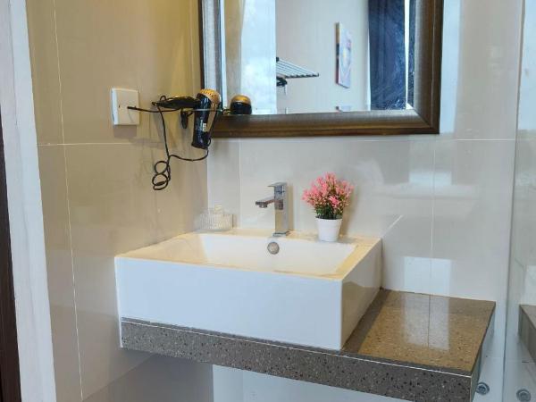 The Riverbank Hotel By MRVJ Business : photo 6 de la chambre suite familiale