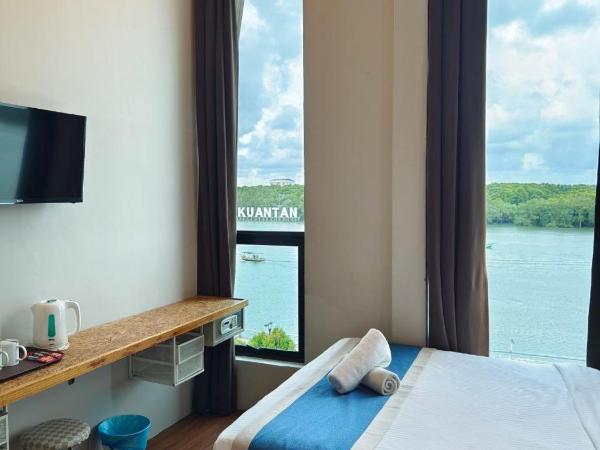 The Riverbank Hotel By MRVJ Business : photo 9 de la chambre suite familiale