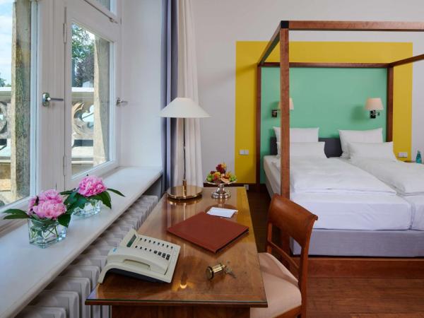 Hotel Schloss Eckberg : photo 2 de la chambre chambre double exclusive - château 