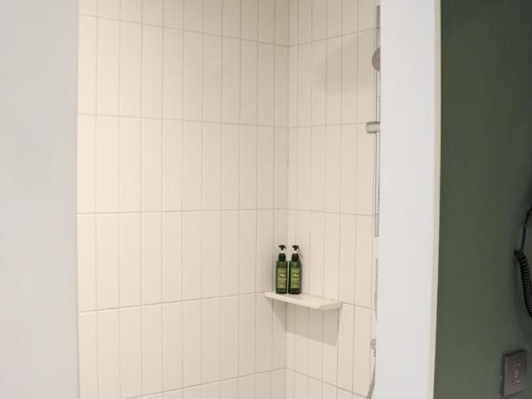 The Quarter Chaophraya by UHG : photo 6 de la chambre suite quarter 1 chambre avec balcon et lit king-size