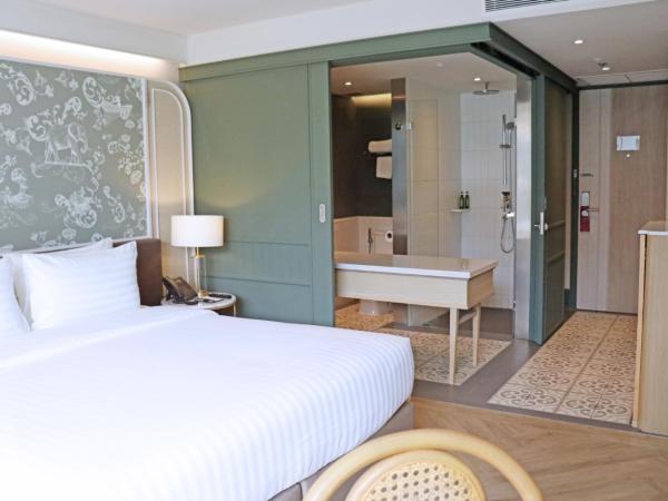 The Quarter Chaophraya by UHG : photo 4 de la chambre hébergement supérieur lit king-size avec balcon