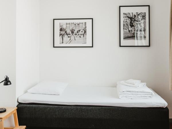 Norrland YMCA Hostel Umeå : photo 1 de la chambre chambre simple avec salle de bains commune