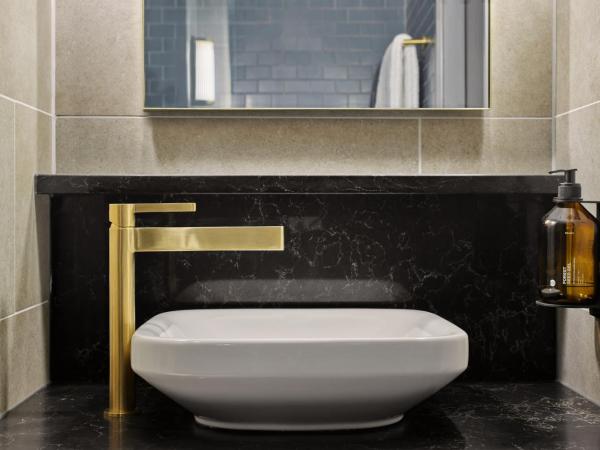 AMANO Covent Garden : photo 6 de la chambre chambre double deluxe avec balcon