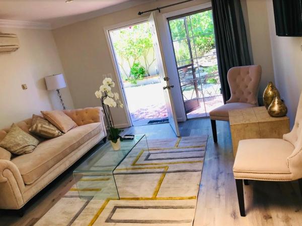 COZY 2 BEDROOM GUESTHOUSE IN BEVERLY HILLS : photo 10 de la chambre maison 2 chambres